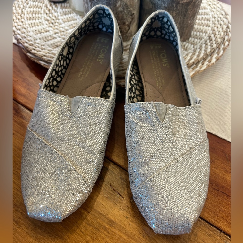 Toms shoes